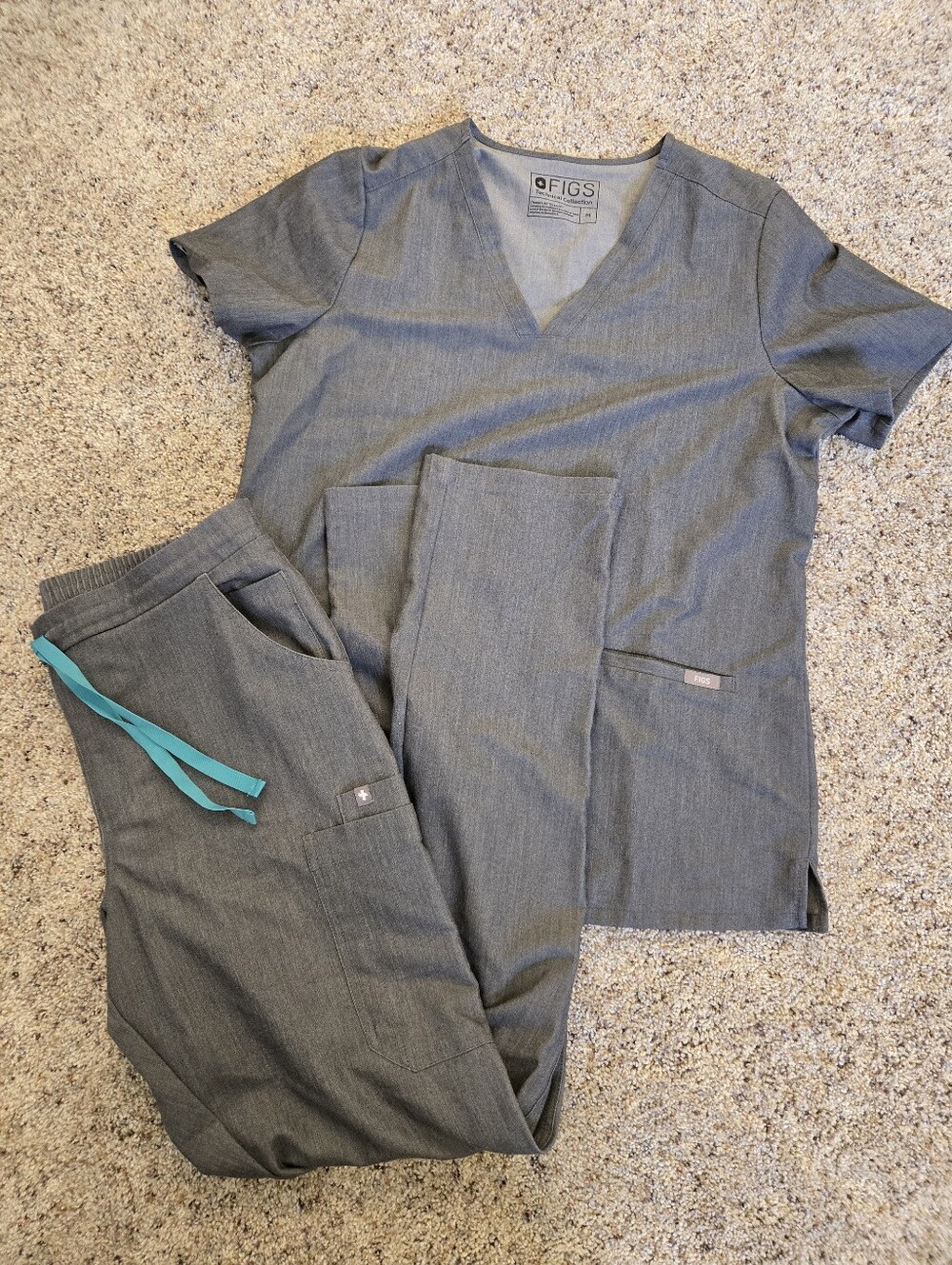 FIGS Scrub Set Grey Medium Tall M/T Top + Pants Healthcare Uniform